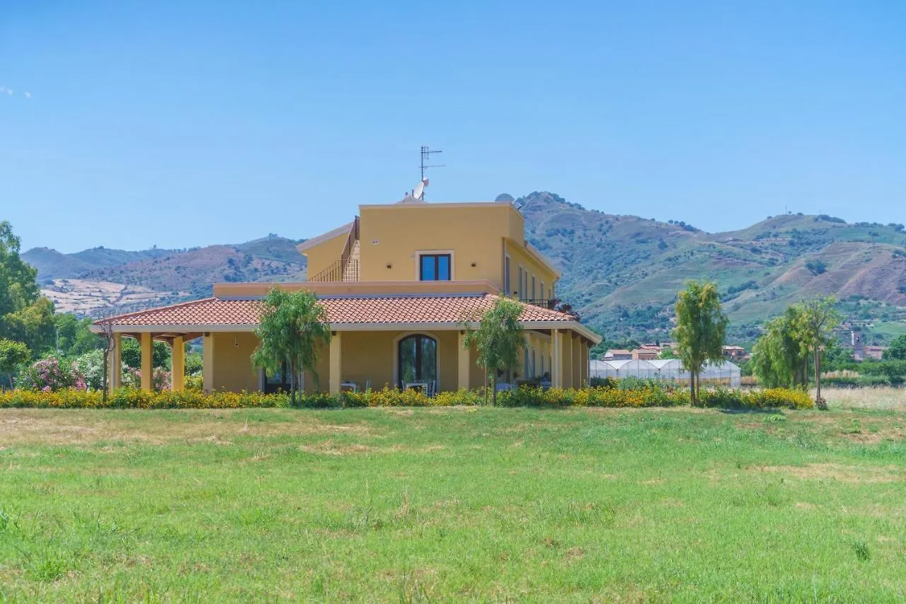 Minissale Farmhouse Calatabiano Resort